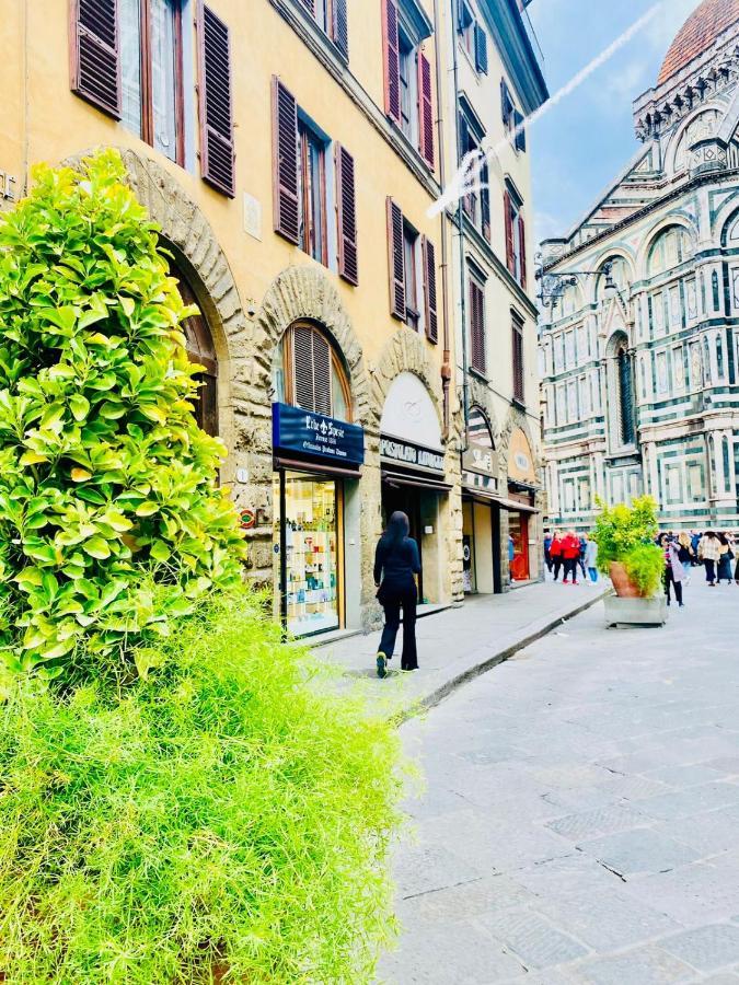 La Mandorla Apartments In Piazza Del Duomo ฟลอเรนซ์ ภายนอก รูปภาพ