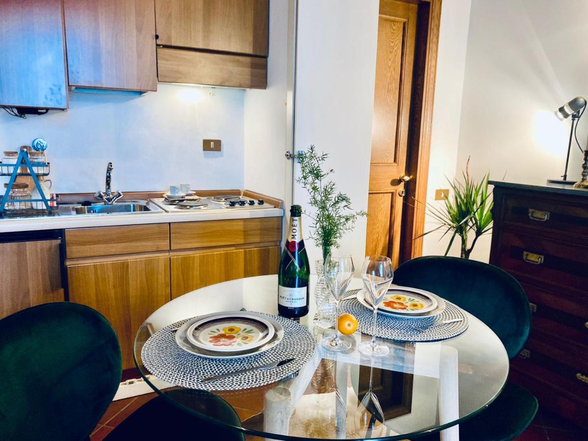 La Mandorla Apartments In Piazza Del Duomo ฟลอเรนซ์ ภายนอก รูปภาพ