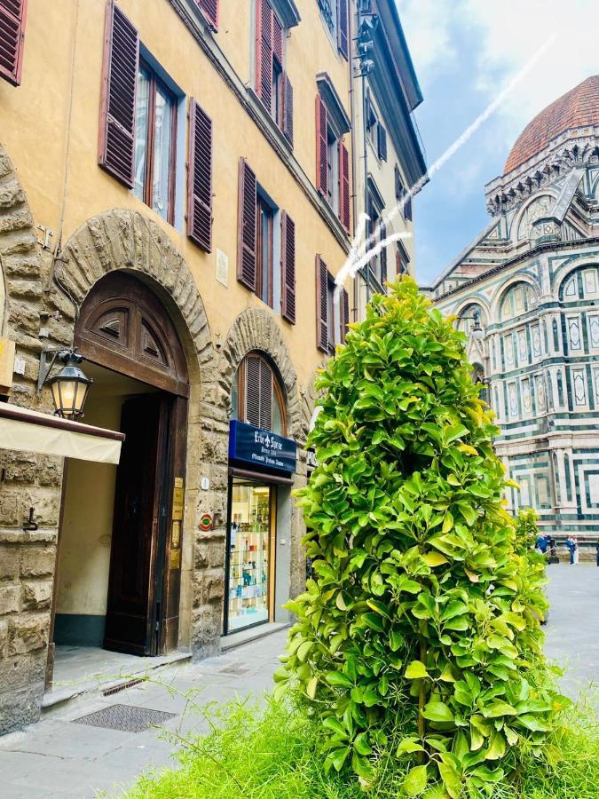 La Mandorla Apartments In Piazza Del Duomo ฟลอเรนซ์ ภายนอก รูปภาพ