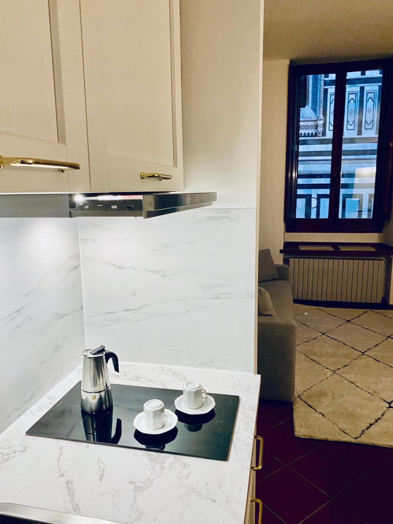 La Mandorla Apartments In Piazza Del Duomo ฟลอเรนซ์ ภายนอก รูปภาพ